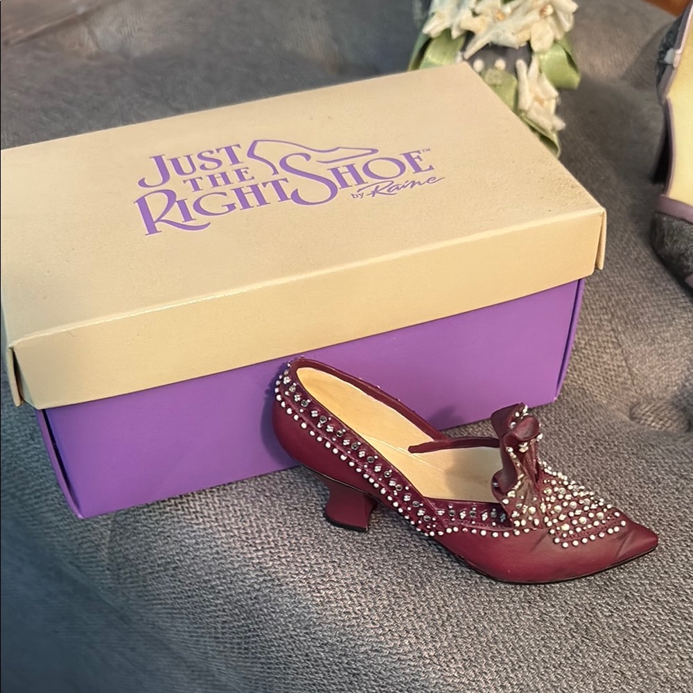 Just The Right Shoe Brown Vintage-Inspired Heels